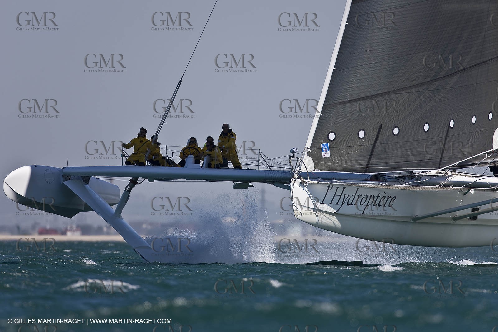 07 04 08 - France - Port Saint Louis du Rhone - Hydroptere - Training