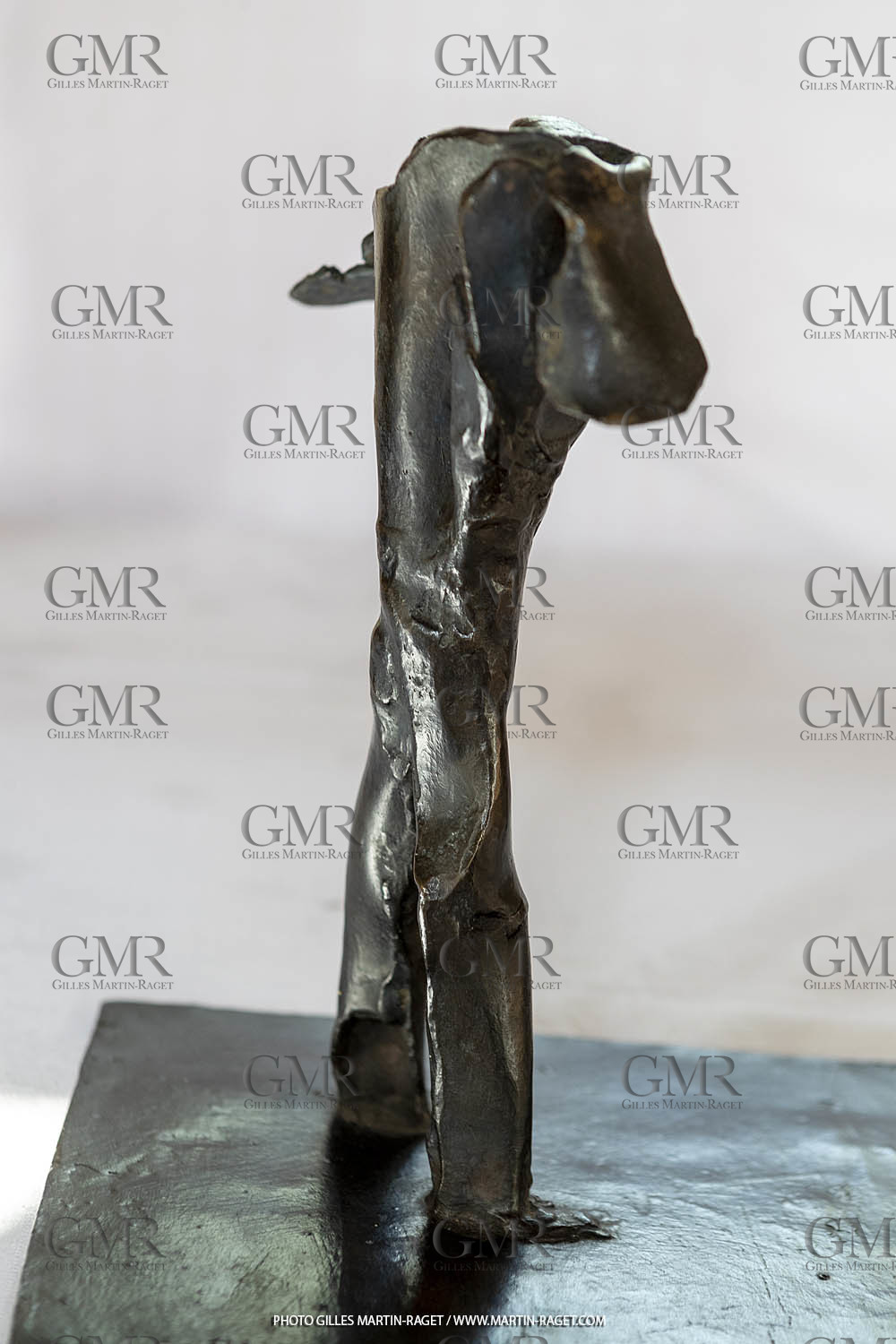 11 02 2020, St Rémy de Provence, (FRA,13), Oeuvre de Germaine Richier, Guerrier n° 11 1956, Bronze patiné foncé, épreuve d'exposition, Fondeur : L. Thinot, Paris, 26,5 x 24 x 29,5 cm, Collection Famille Germaine Richier