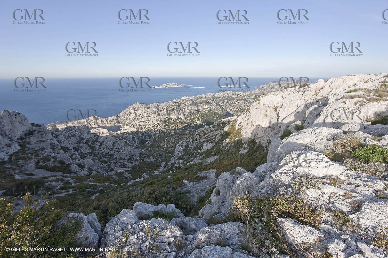 30 04 2009 - Marseille (FRA, 13) - Les Calanques - At the summit of Mount Puget