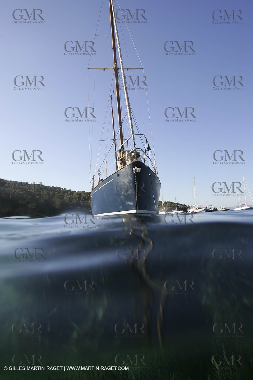 Cruising monohull mooring