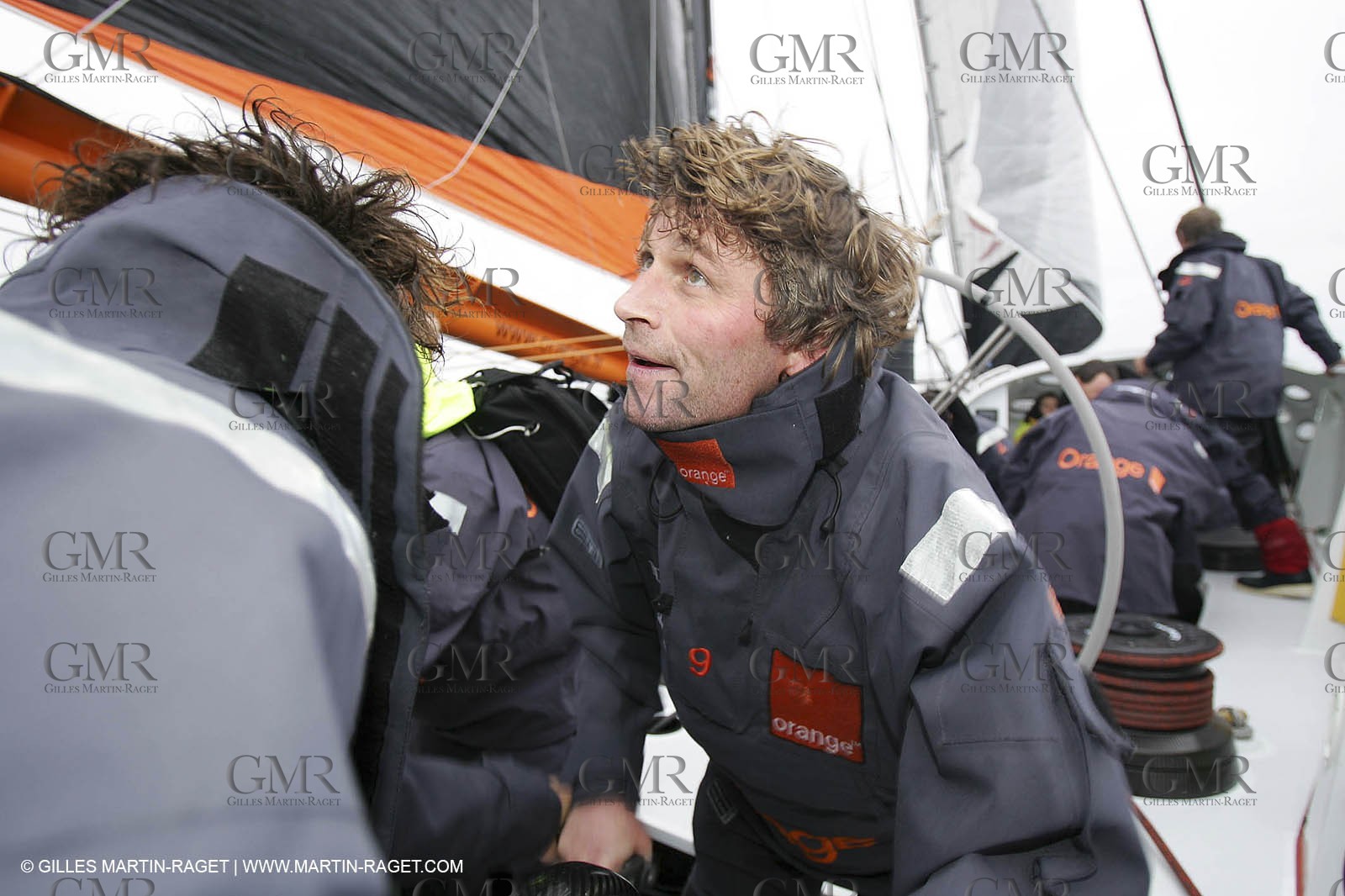 Trophée Jules Verne - Lorient - 30 12 04 - Orange II - Entraînement - A bord - Bernard Stamm