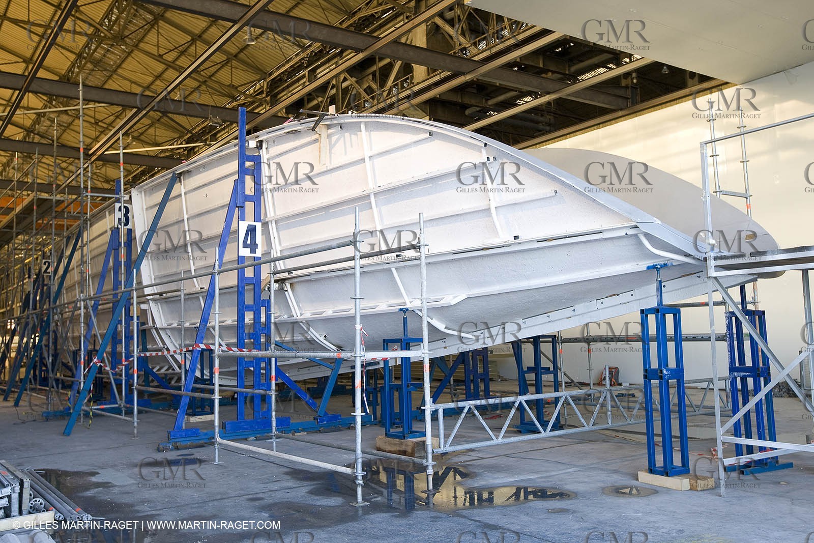 22 01 2008 - La Ciotat (FRA, 13) - Construction of cruising catamaran Nahema at H2X boatyard - Mould construction