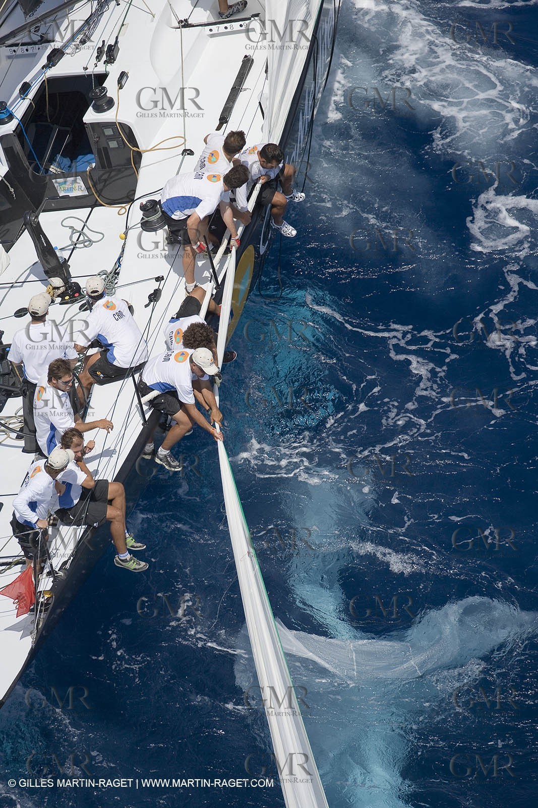 03 08 2007, Palma de Mallorca, 07 Breitling Med Cup Copa del Rey Camper Audi, Day 4, Race 1, CAM crew try to get its genaker back onboard