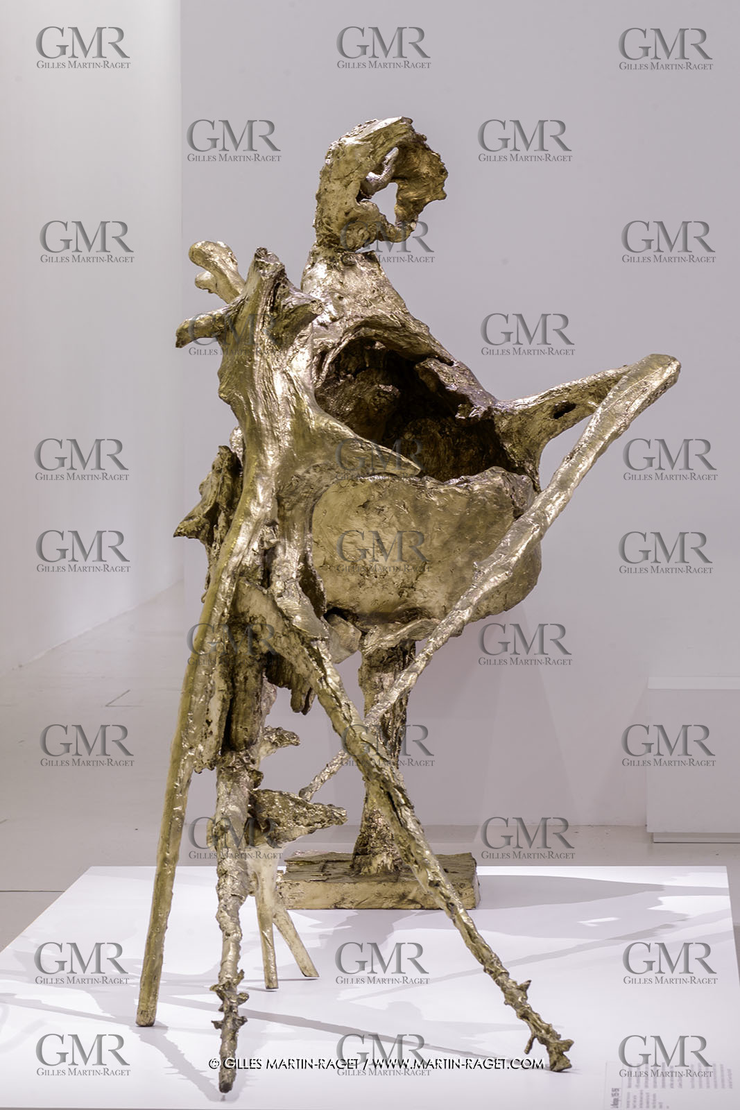02 05 2023, Paris (FRA), oeuvre de Germaine Richier, Exposition Centre Pompidou 2023,  La Montagne [1955-1956], Bronze naturel nettoyé, Numéroté 1 11, Fondeur : Susse, Paris, 180 x 325 x 125 cm, Centre Pompidou, Musée national d'art moderne, Paris, Achat par commande ed l'état à l'artiste, 1959, attribution 1960, en dépôt à Montpellier, Musée Fabre, 2006