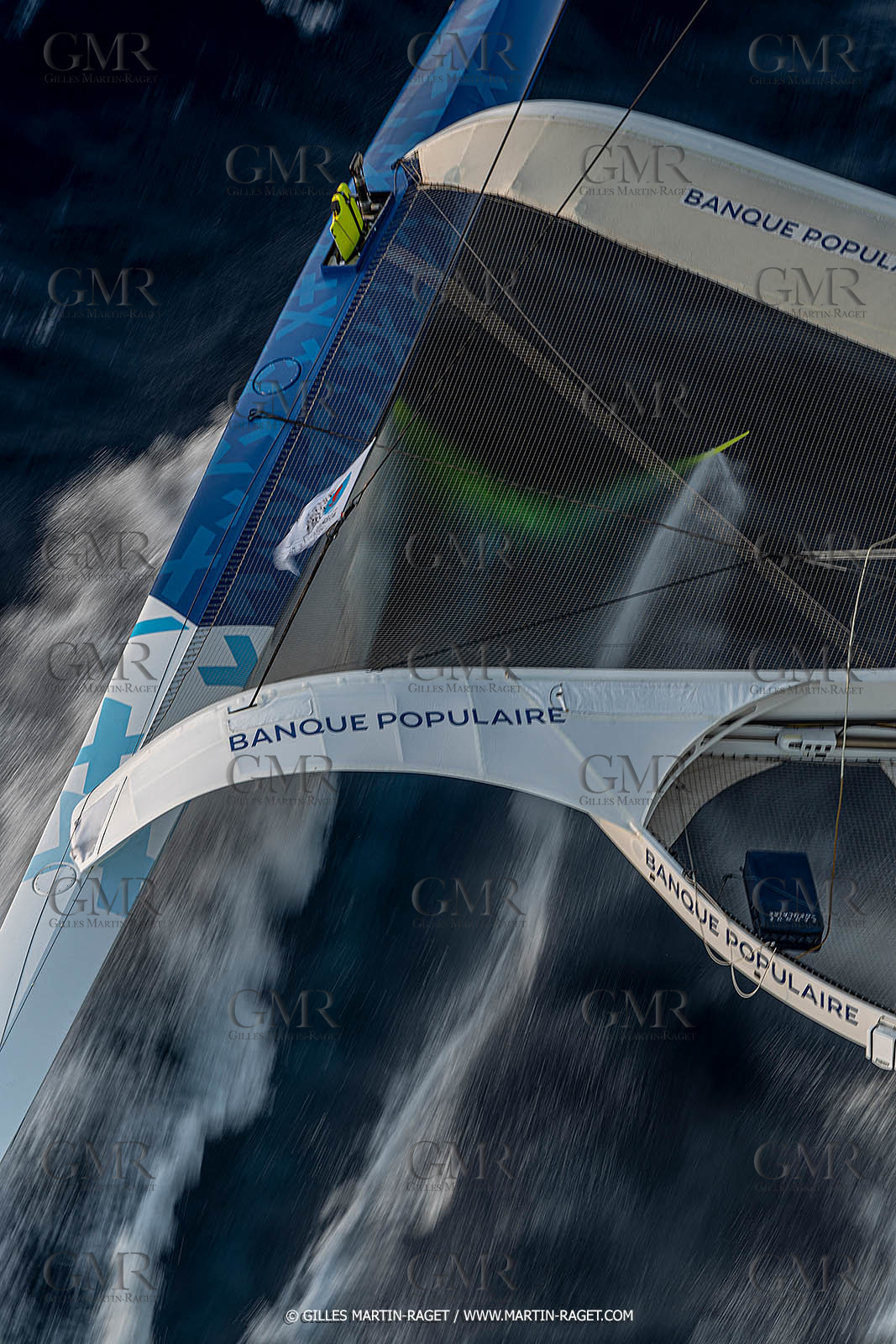 Banque Populaire devant Marseille