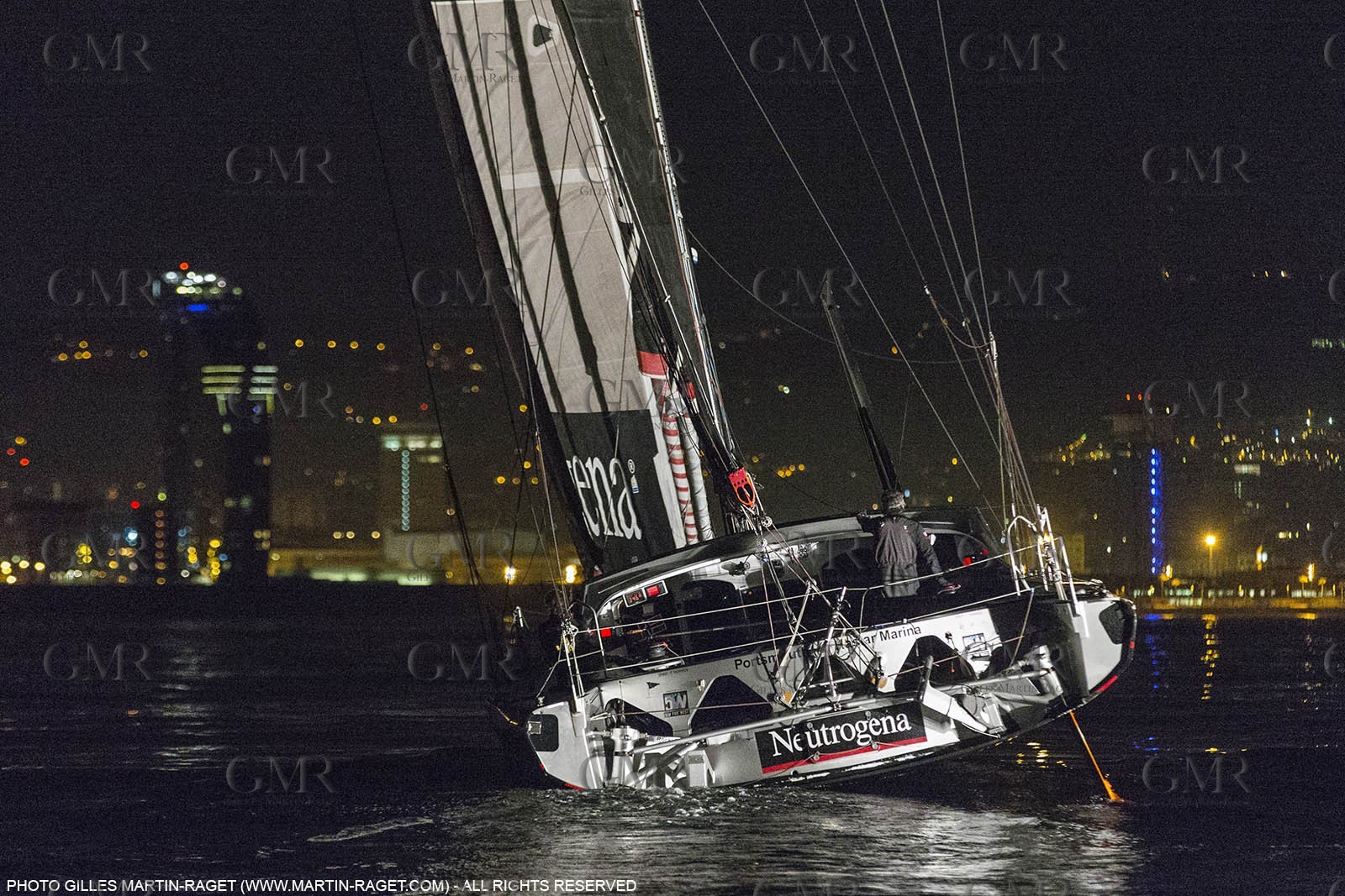 30 03 2015, Barcelona (ESP), Barcelona World Race 2014-15, Neutrogena (Guillermo Altadill, José Muñoz) arrival in 2nd place.