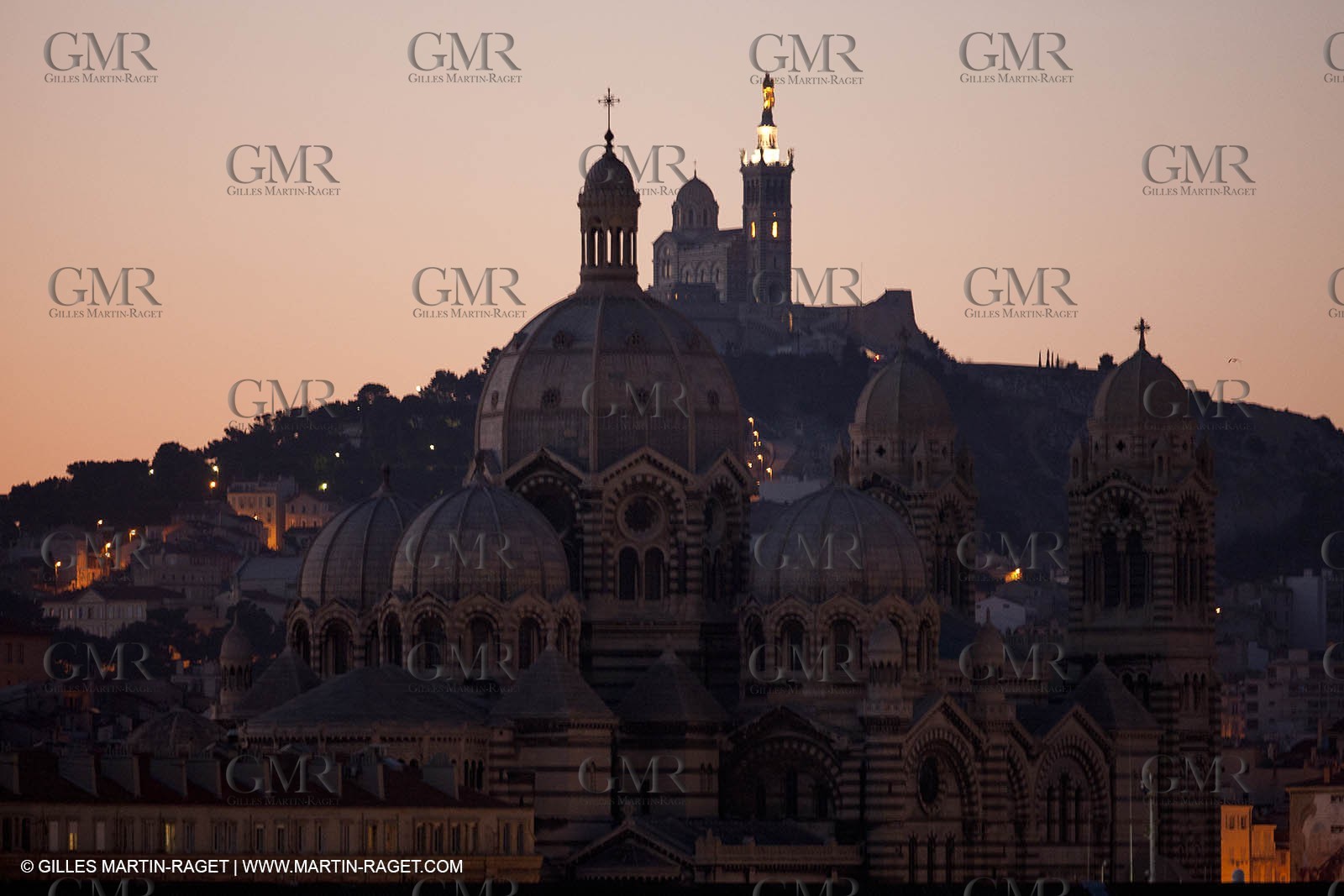 17 02 2012 - Marseille (FRA,13) - Arrivée dans le port de marseille à bord du Piana (Cie La Méridionale)