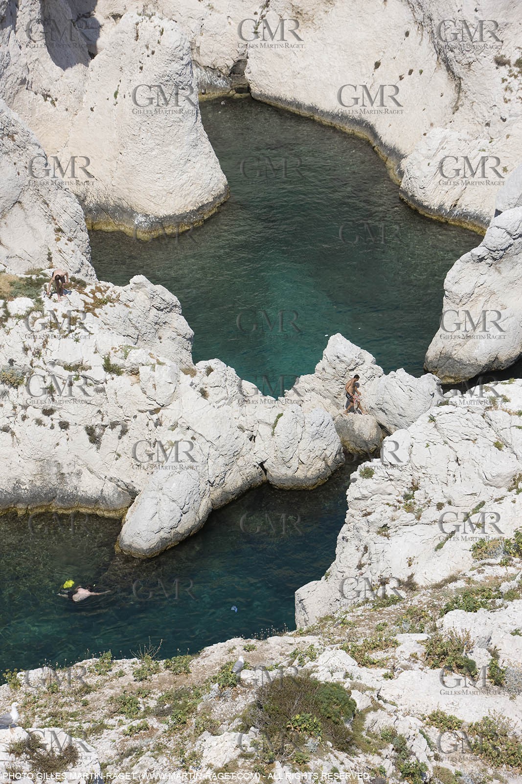 20 06 2008 - Marseille (FRA, 13) - Cruising among the local islands and creeks - Frioul Islands
