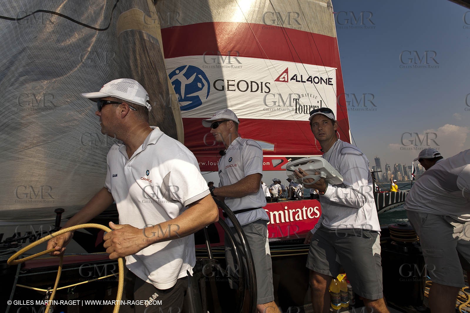 14 11 2010 - Dubai (UAE) - Dubai Louis Vuitton Trophy -  BMW ORACLE Racing - Training - Onboard Vs All 4 one
