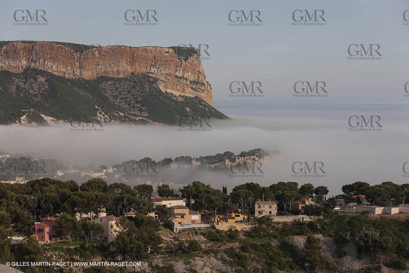 18 07 2012 - Cassis (FRA ) - The Calanques - Unusual foggy conditions