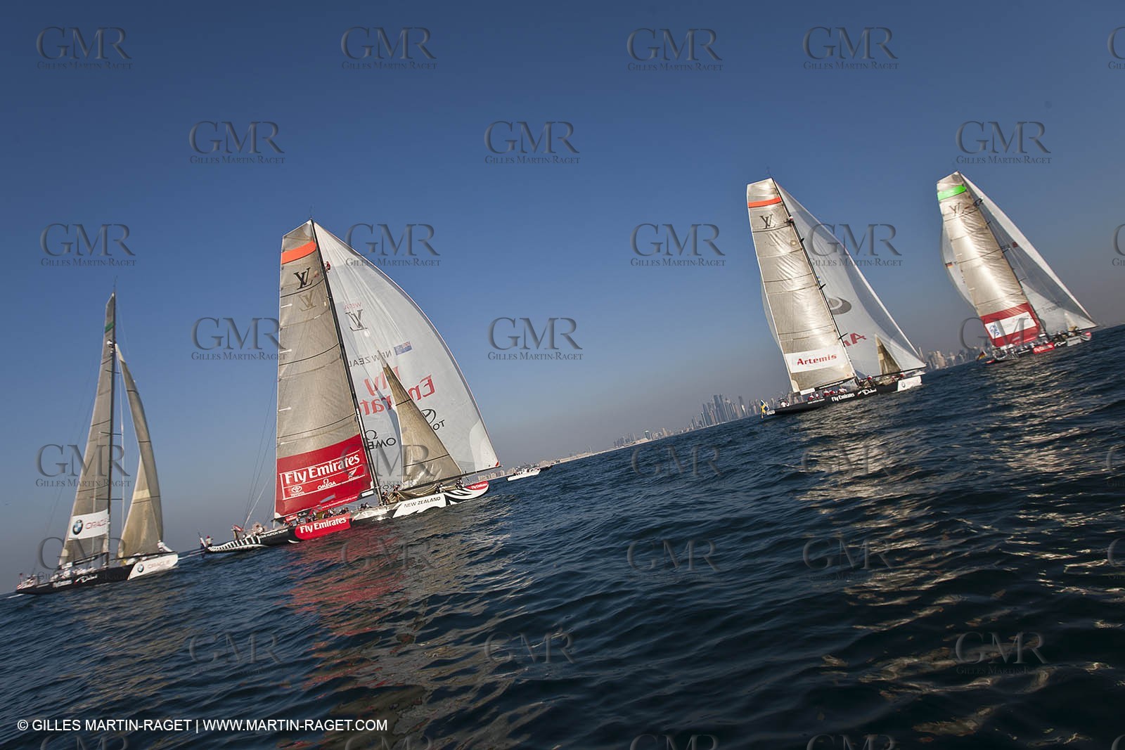 25 11 2010 - Dubai (UAE) - Dubai Louis Vuitton Trophy -  BMW ORACLE Racing - Fleet races