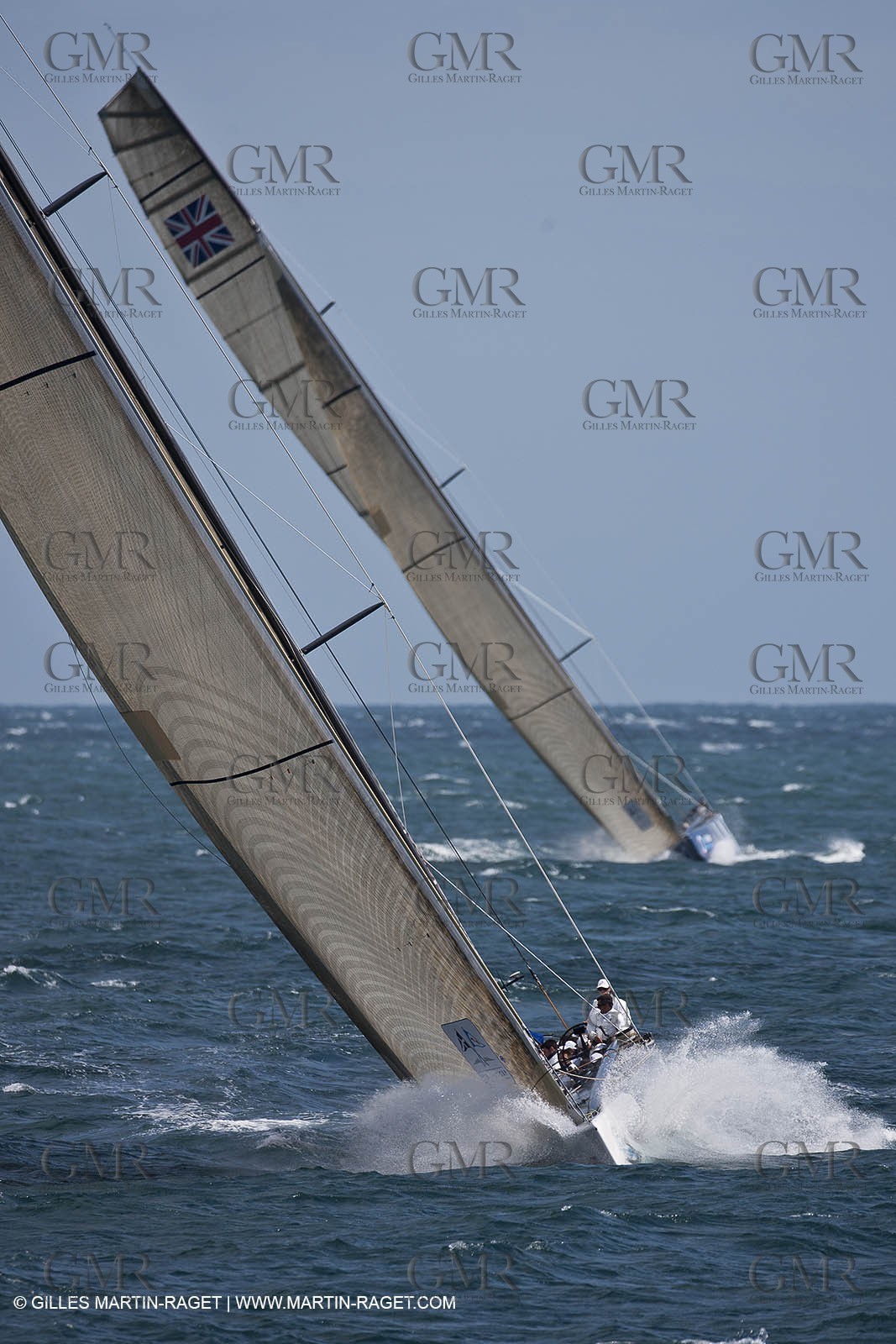 05 08 2010 - Cowes (UK, IOW) - The 1851 Cup -  BMW ORACLE Racing -  - Round The Island Race - From Ste Catherine to the Needles.