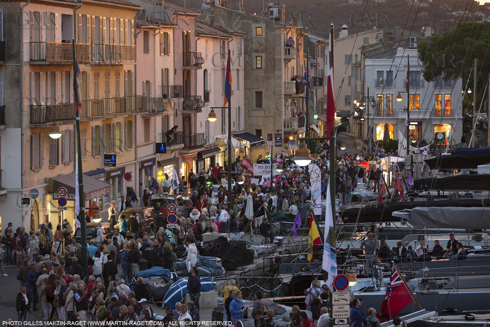 01 10 2025, Saint-Tropez (FRA,83) , Voioes de Saint-Tropez 2015, Day 4, Crew parade