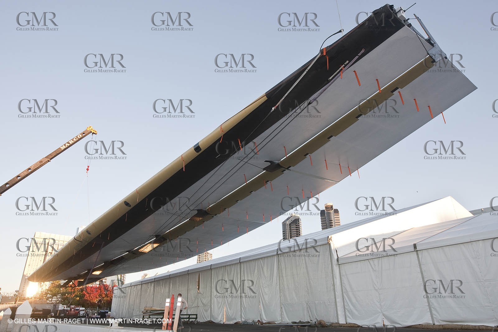 10 11 2009 - San Diego (USA, CA) - 33rd America's Cup - BMW ORACLE Racing - Wing testing , Day 1