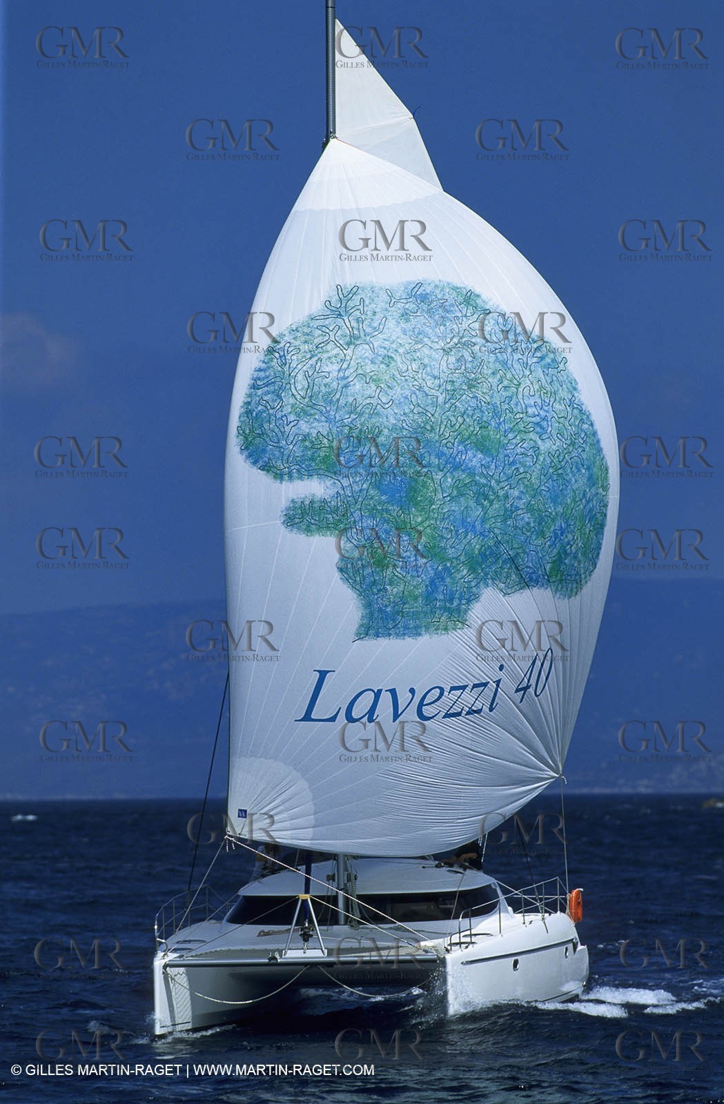 Multicoque sous voile
