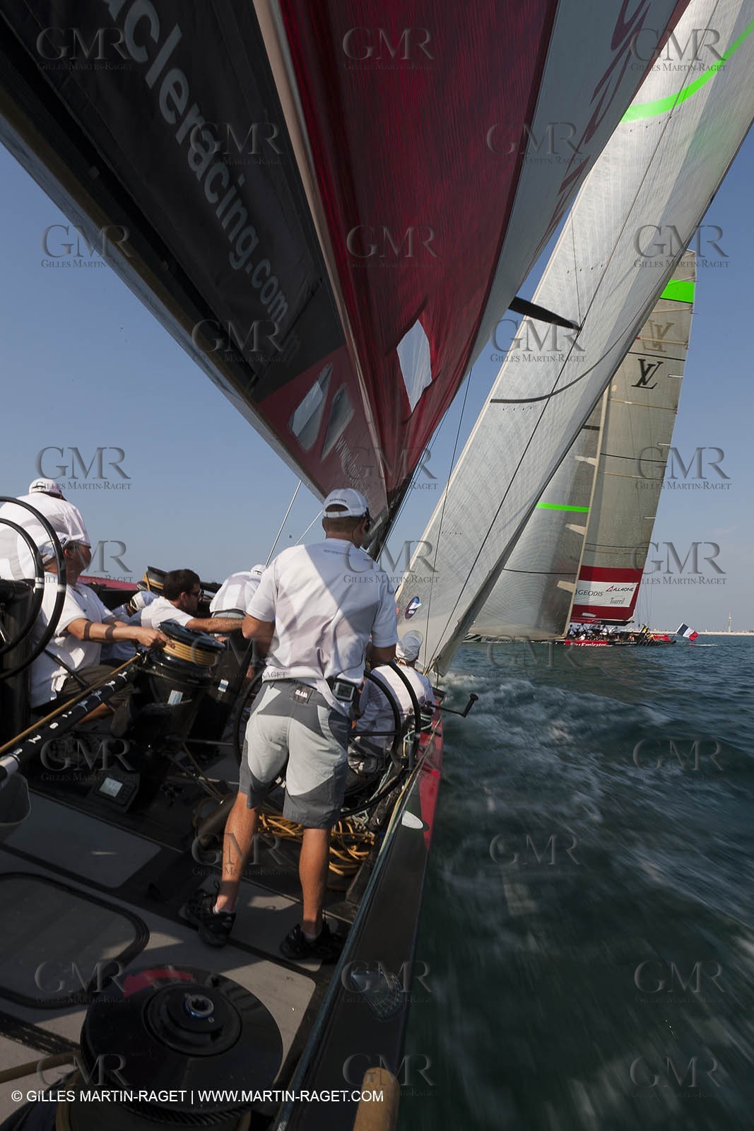 14 11 2010 - Dubai (UAE) - Dubai Louis Vuitton Trophy -  BMW ORACLE Racing - Training - Onboard Vs All 4 one