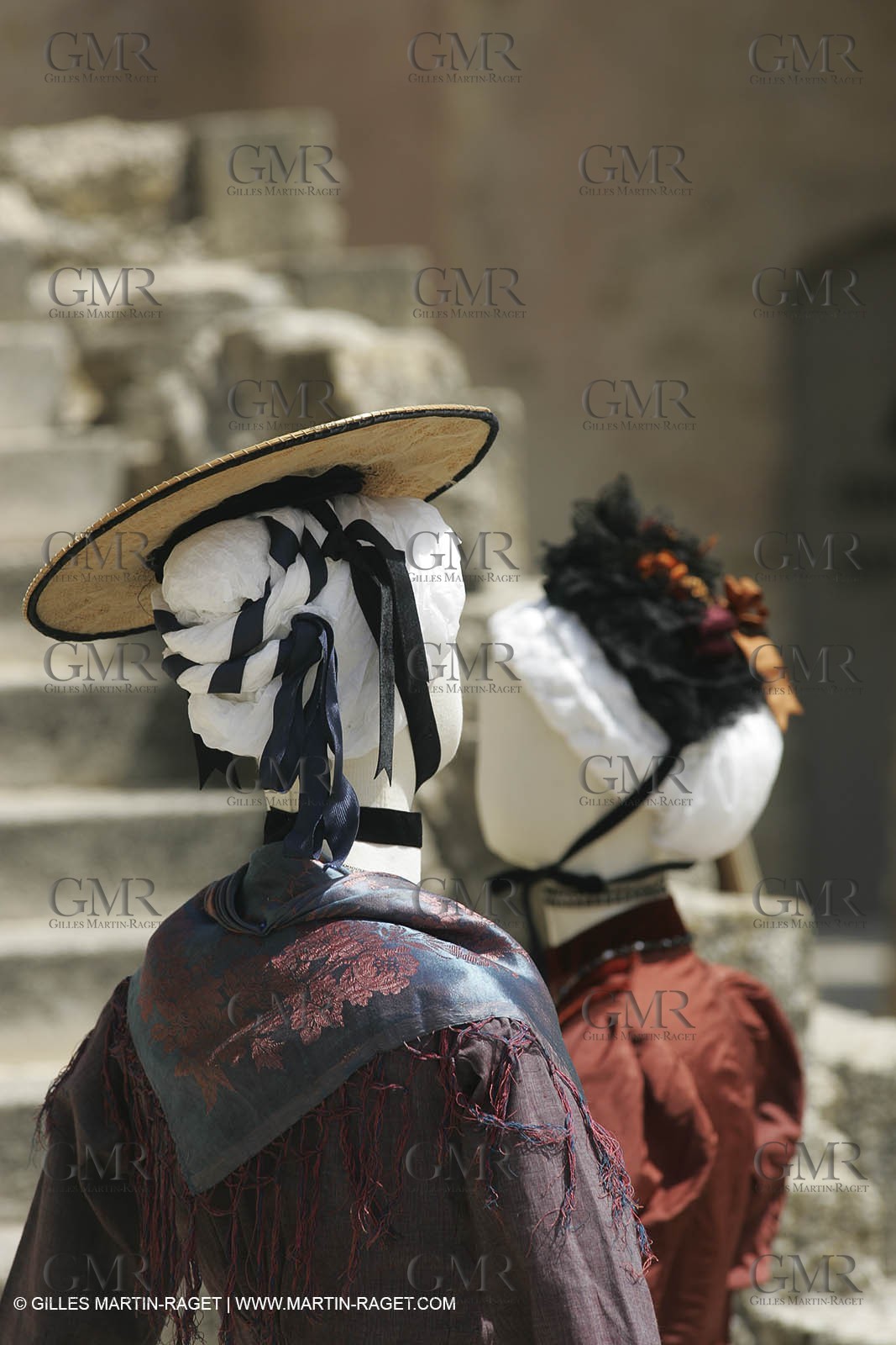 May 2004 - La Tour d'Aigues (FRA, 84) - Old costumes for women of the South exhibition