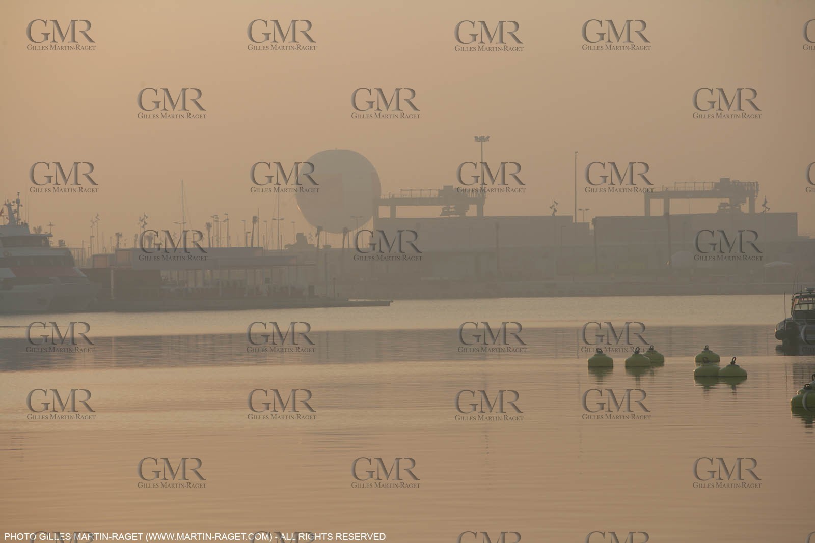 17 04 2007-Valencia (Spain)- 32nd America's Cup - Louis Vuitton Cup - RR1 - DAY 2 - BMW ORACLE Racing