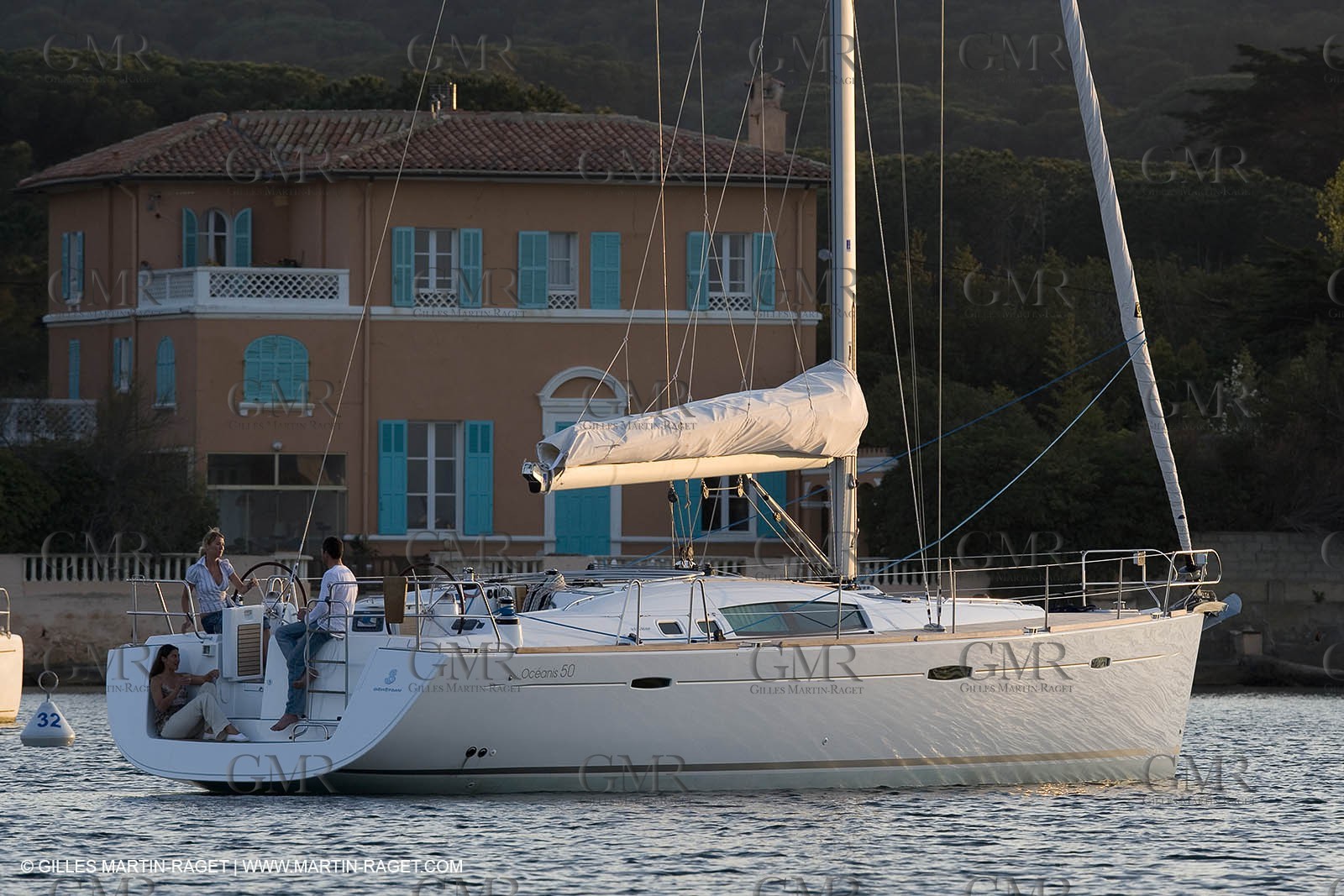 Cruising monohull mooring