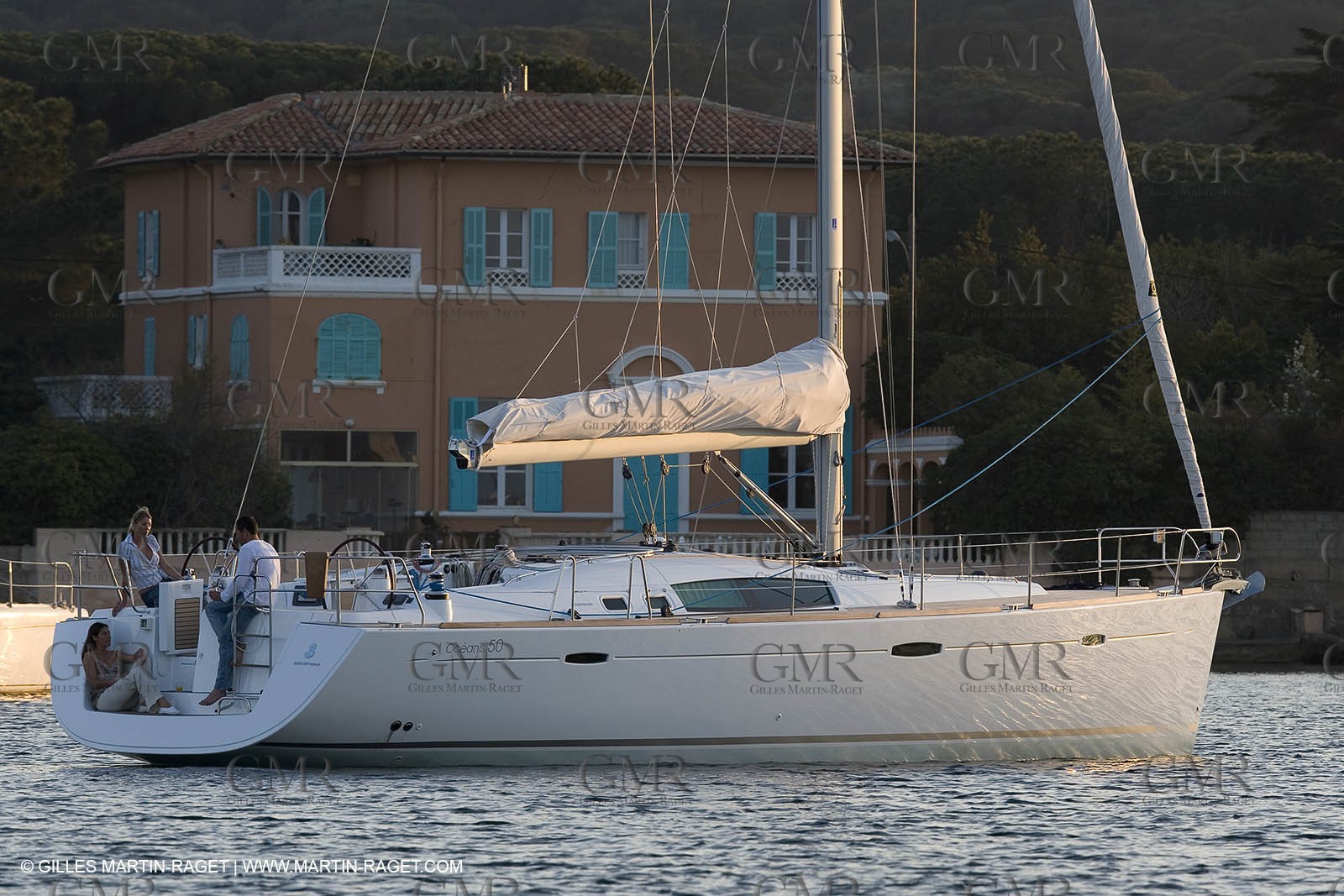 Cruising monohull mooring