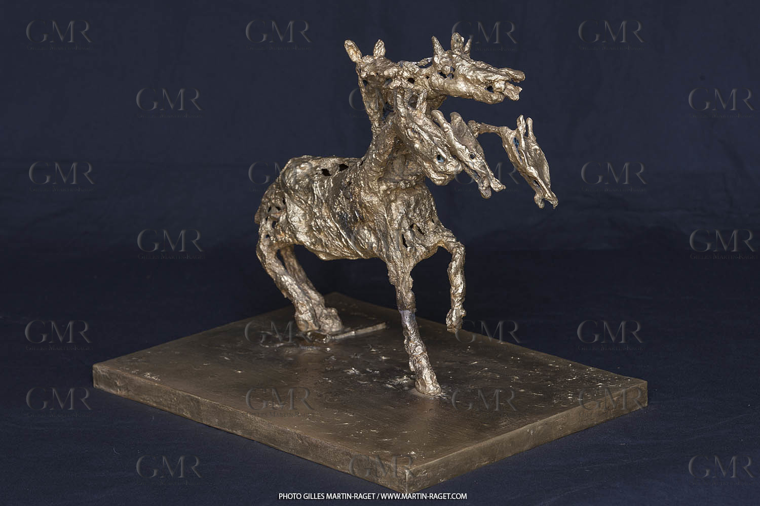 02 04 2016, Marseille (FRA,13), Oeuvre de Germaine Richier, Le Cheval à six têtes, petit 1955 ou 1956, Bronze naturel nettoyé, Numéroté Epreuve d'artiste, fondeur : L. Thinot, Paris, 35,5 x 38 x 18 cm, Collection particulière
