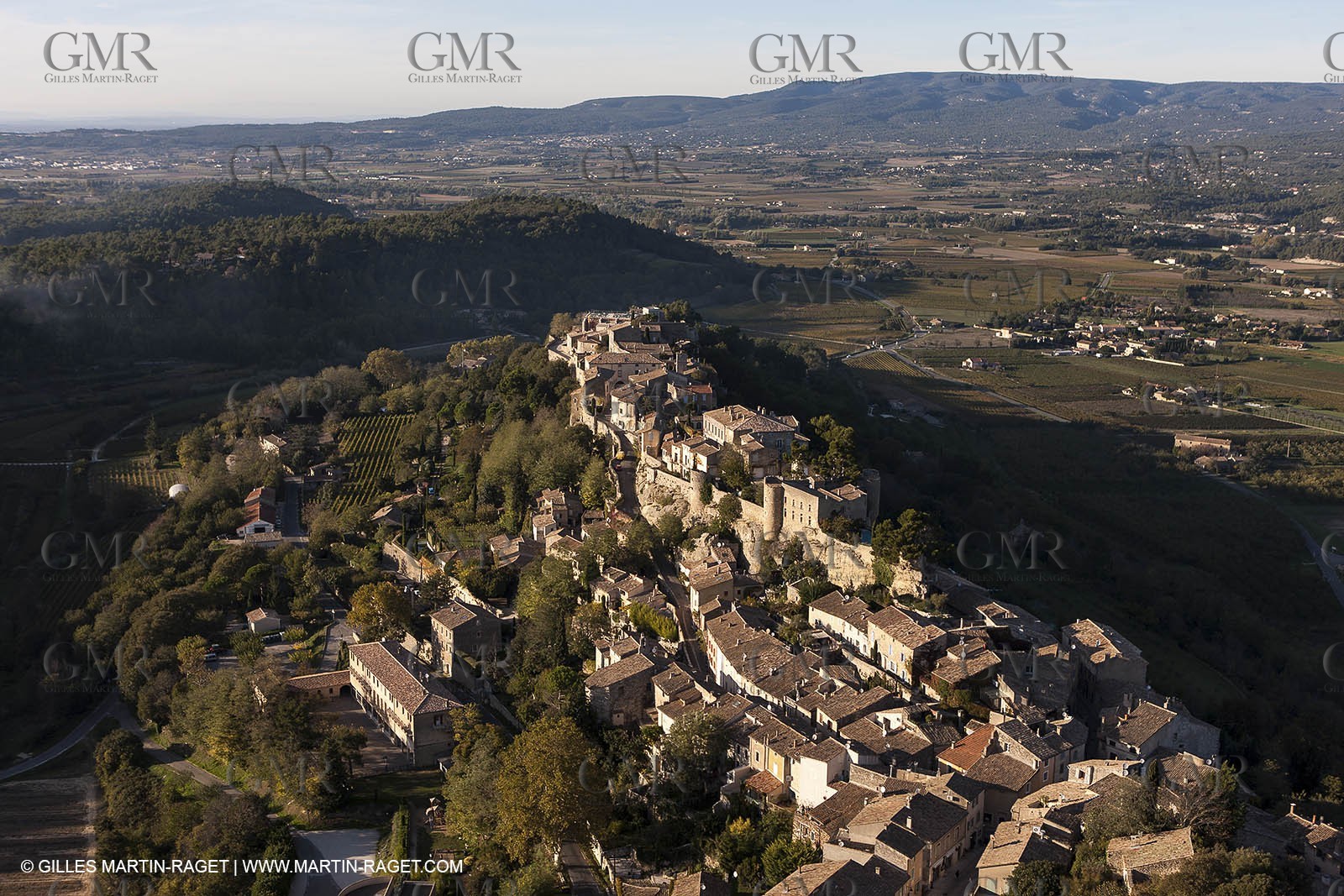 29 10 2012 - Luberon (FRA) as seen from above
