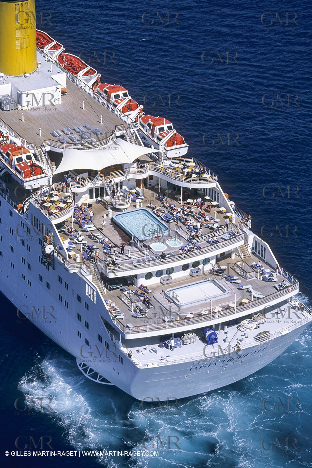 Paquebots, liners, cruise ships