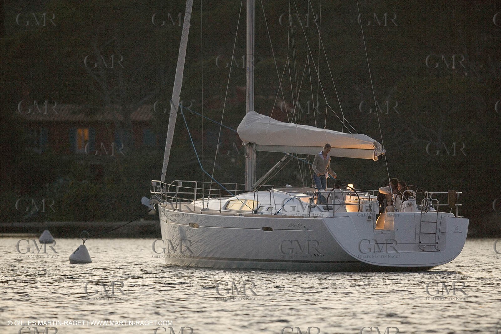 Cruising monohull mooring