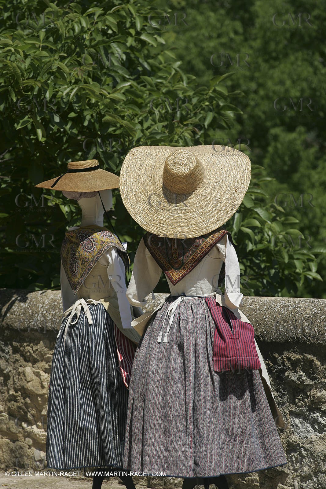 May 2004 - La Tour d'Aigues (FRA, 84) - Old costumes for women of the South exhibition