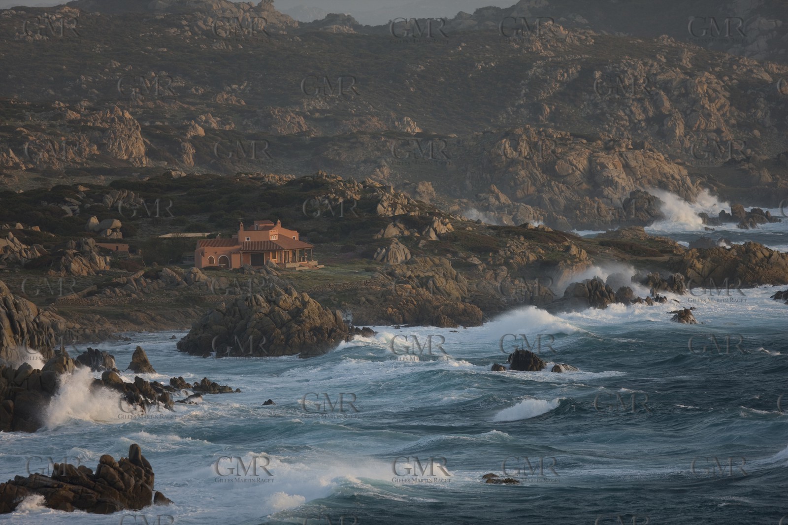 23 04 2008 - - Santa teresa di Gallura (ITA, Sardaigne) -  Mistral gale on the west coast of Testa Cape
