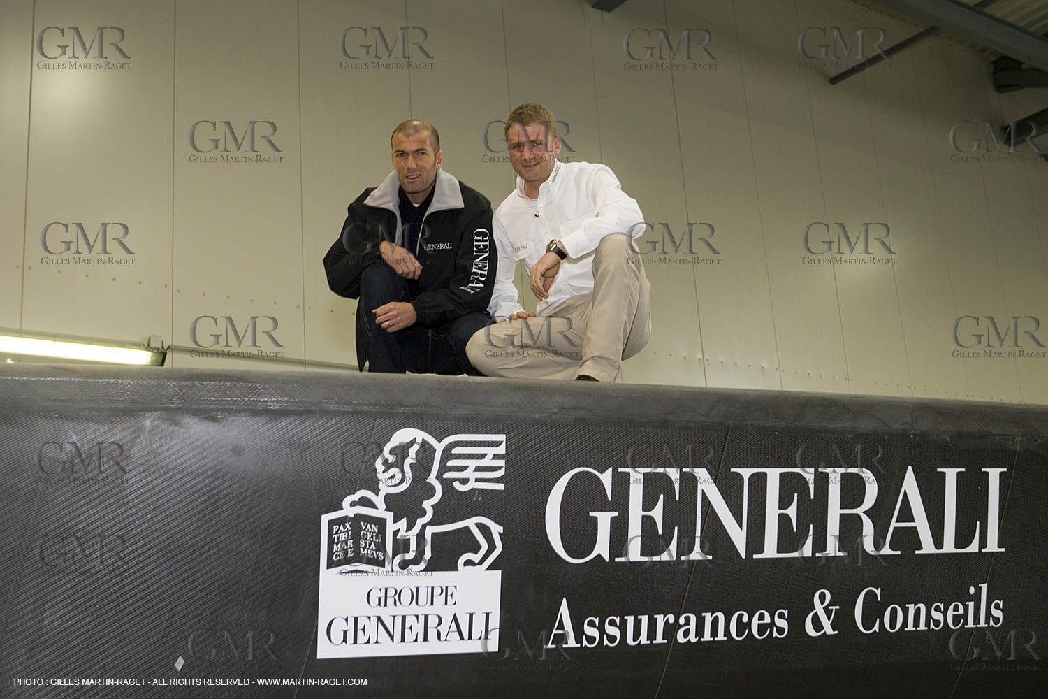 23 01 2007 - Vannes (FRA) - Soccer champion Zinedine Zidane take a visit at Multiplast boatyard where is built GENERALI, the next IMOCA monohull of french sailor Yann Eliès