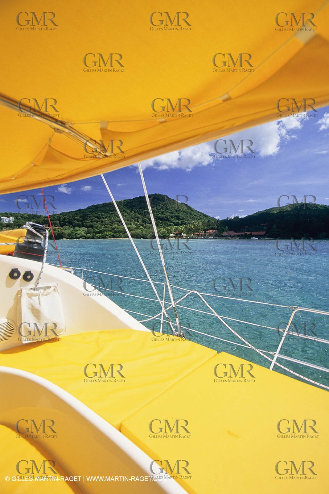 Voile - Croisière - Multicoque au mouillage