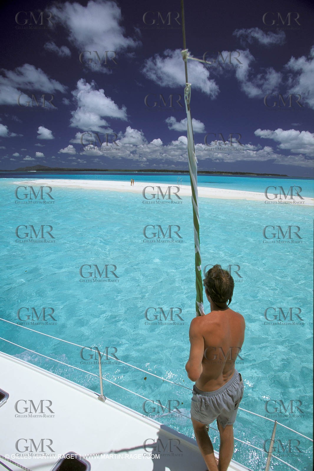 Cruising - People - Doing nothing