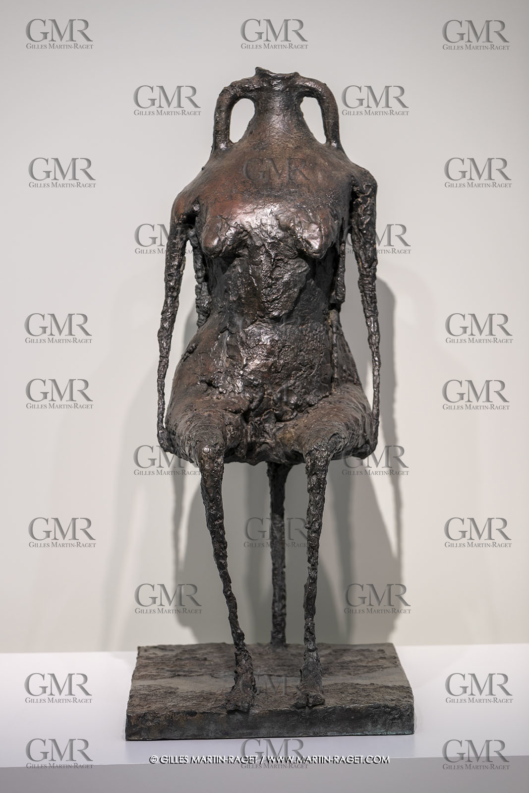 30 10 2023, Montpellier (FRA), oeuvre de Germaine Richier, Exposition Centre Pompidou - Musée Fabre 2023, L'Eau 1953-1954, Bronze patiné foncé,Fondeur : Susse, Paris, 147 x 62 x 98 cm, Centre Pompidou, Musée national d'art moderne, Paris, achat de l'état, 1956