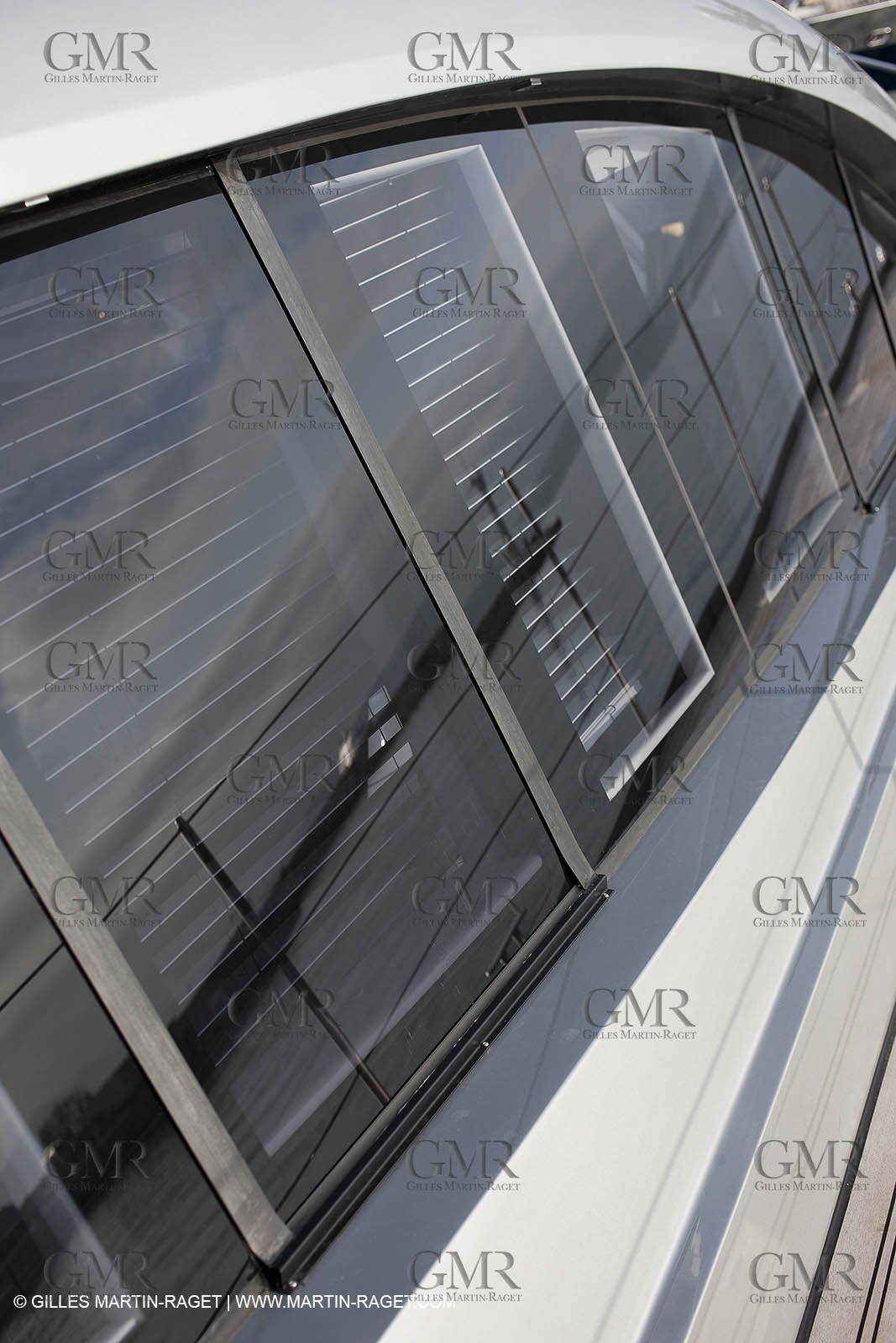 25 02 2011 - La Ciotat (FRA,13) - Super Yachts - Chantier H2X - Cartouche