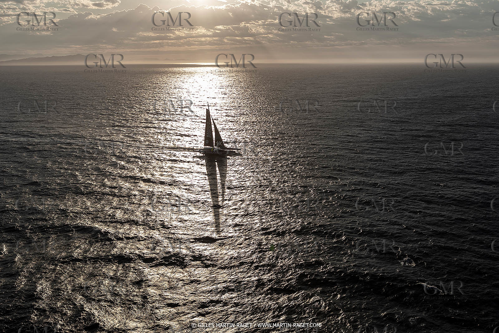 Banque Populaire devant Marseille