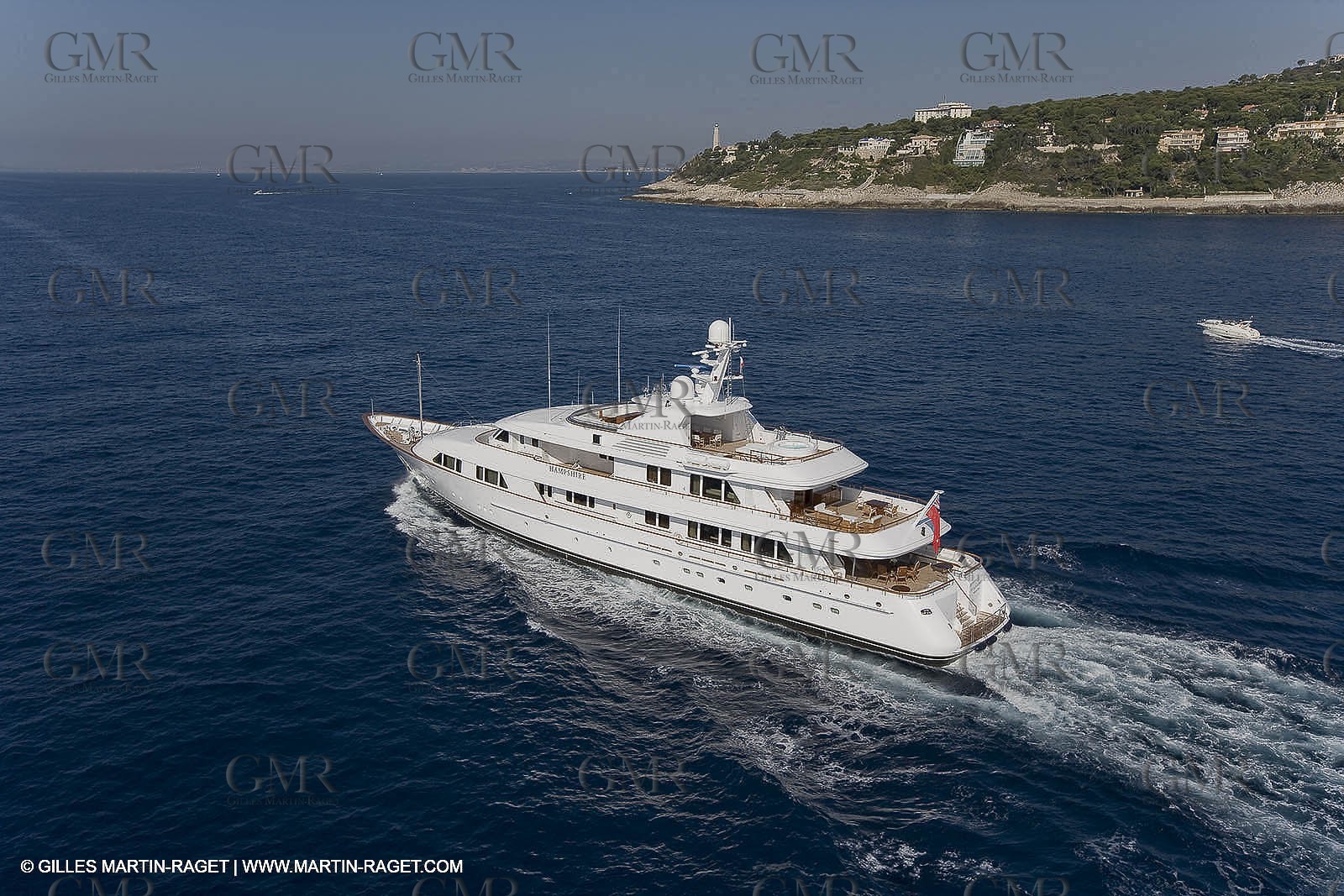 28 07 2007 - St Jean Cap Ferrat - SuperYachts - Motor Yachts - Hampshire