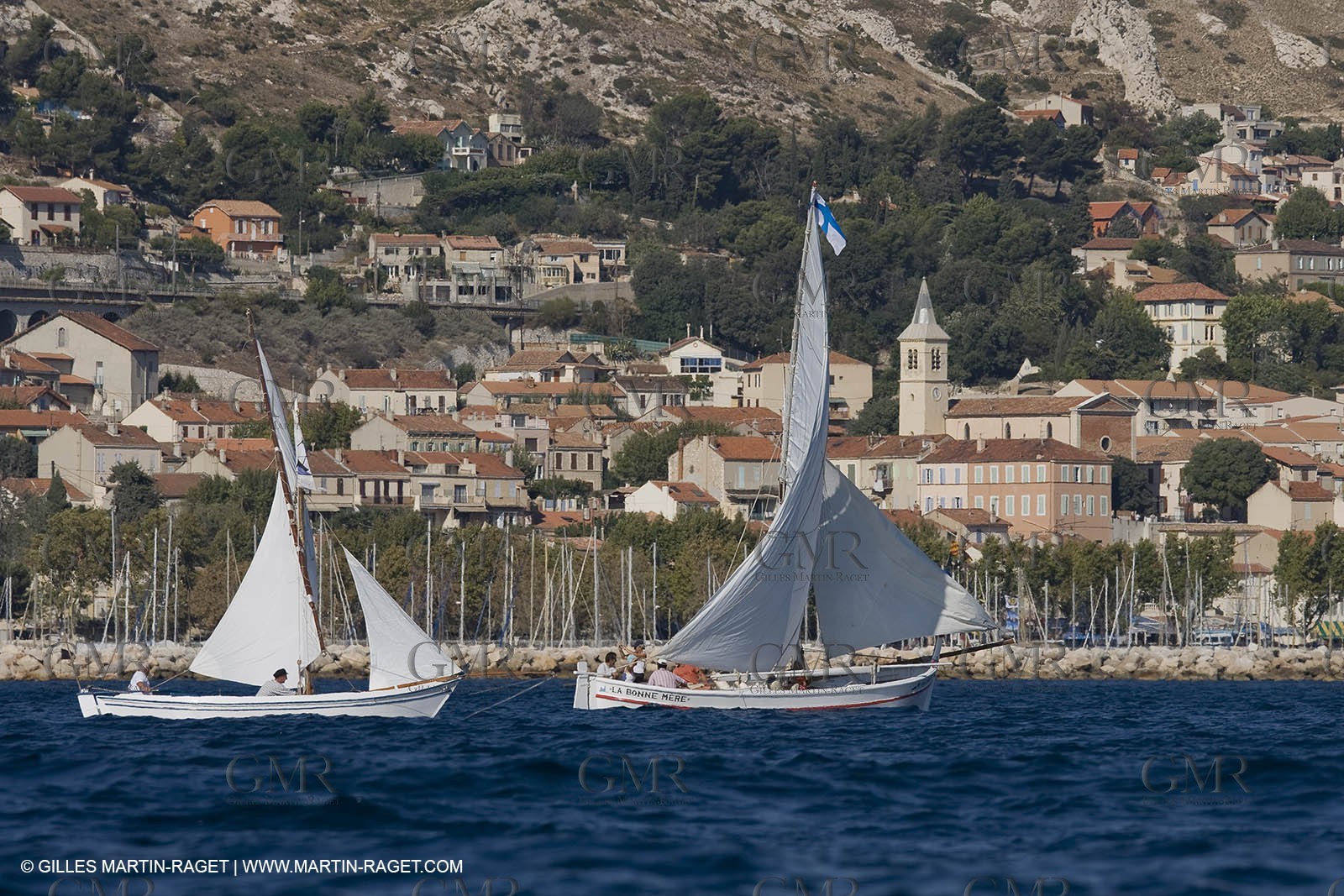 1 09 2007 - Marseille (FRA, 13) - Latin rigs in l'Estaque (Marseille north bay village)