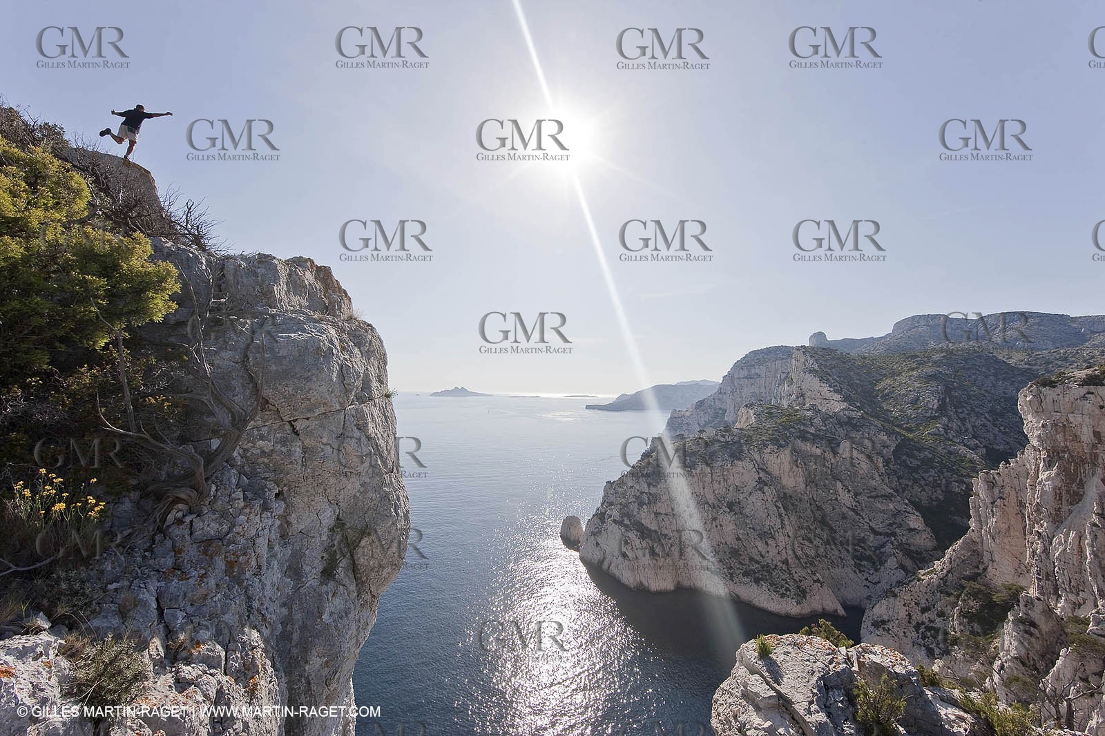 06 05 2009 - Marseille (FRA, 13) - Les Calanques - On Castelviel plateau - Calanque de Loule et falaises du Devenson