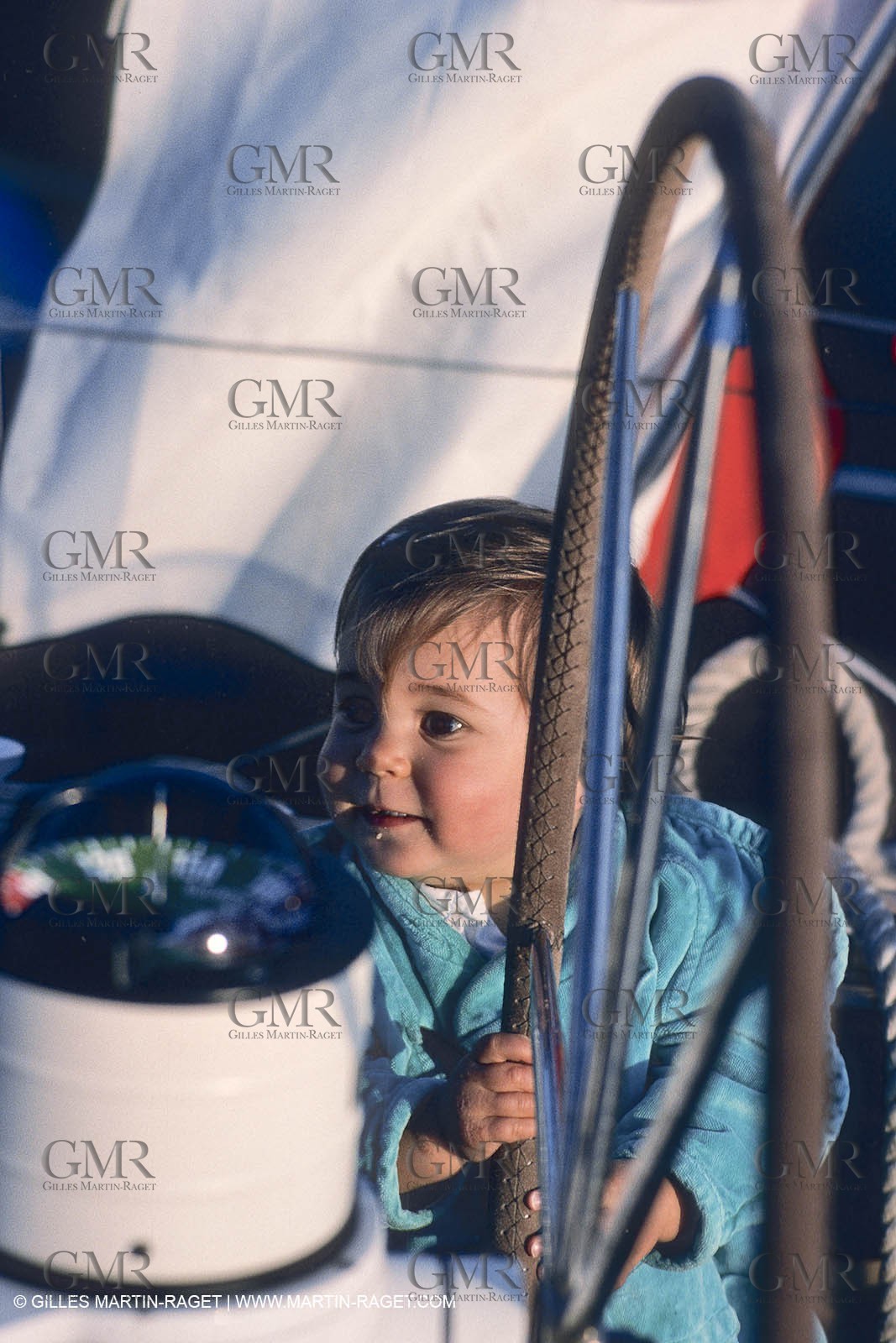 Sailing, cruising, children onboard