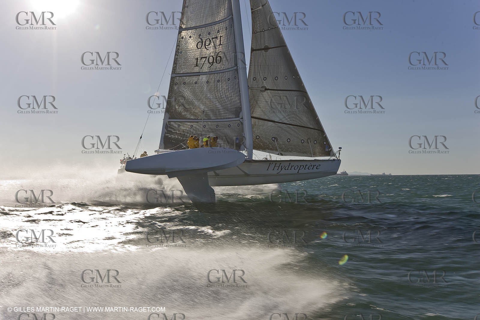 07 04 08 - France - Port Saint Louis du Rhone - Hydroptere - Training