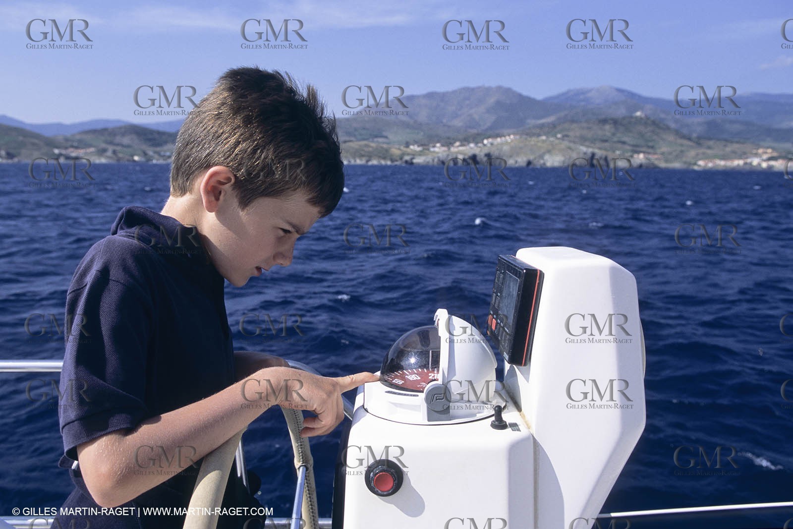 Sailing, cruising, children onboard