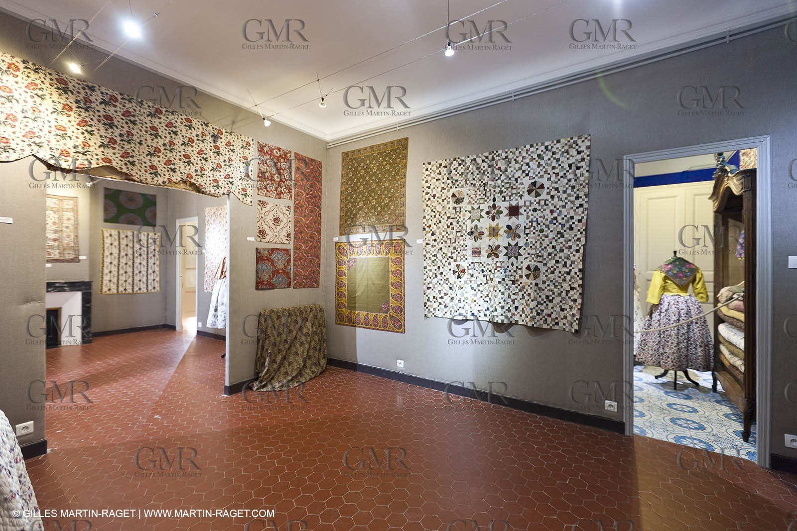 30 06 2011 - Toulon (FRA,83) - Villa Rosemaine - Indiennes sublimes exhibition