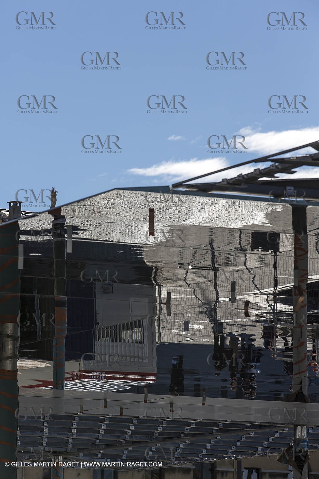 04 02 2013 - Marseille (FRA,13) - Vieux Port (historical port) refit - Works on the shadow maker