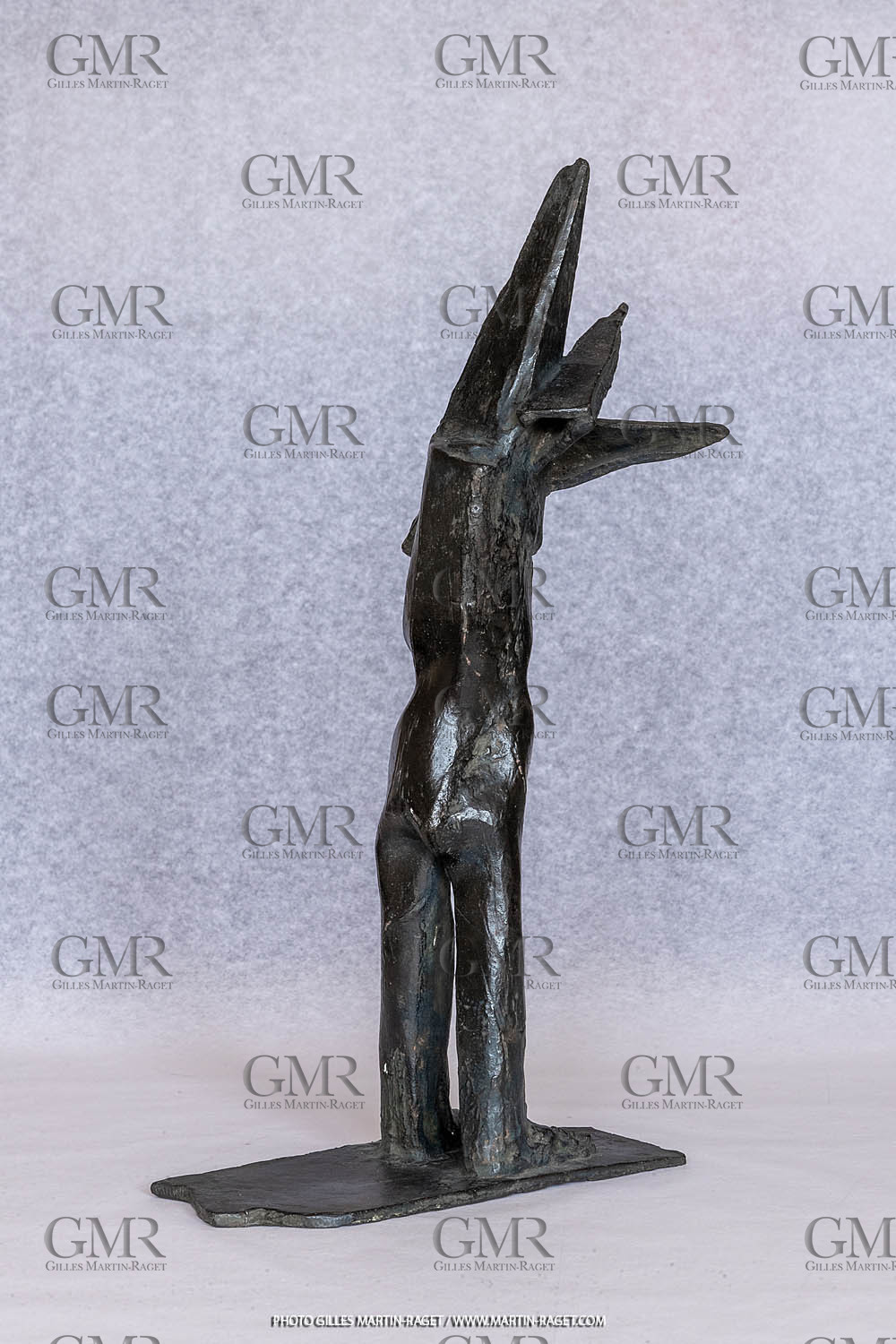 08 01 2023, Marseille (FRA), Oeuvre de Germaine Richier, Guerrier n° 2 1953, Bronze patiné foncé, Fondeur : L.Thinot, Paris, 39 x 9 x 20 cm, Collection particulière