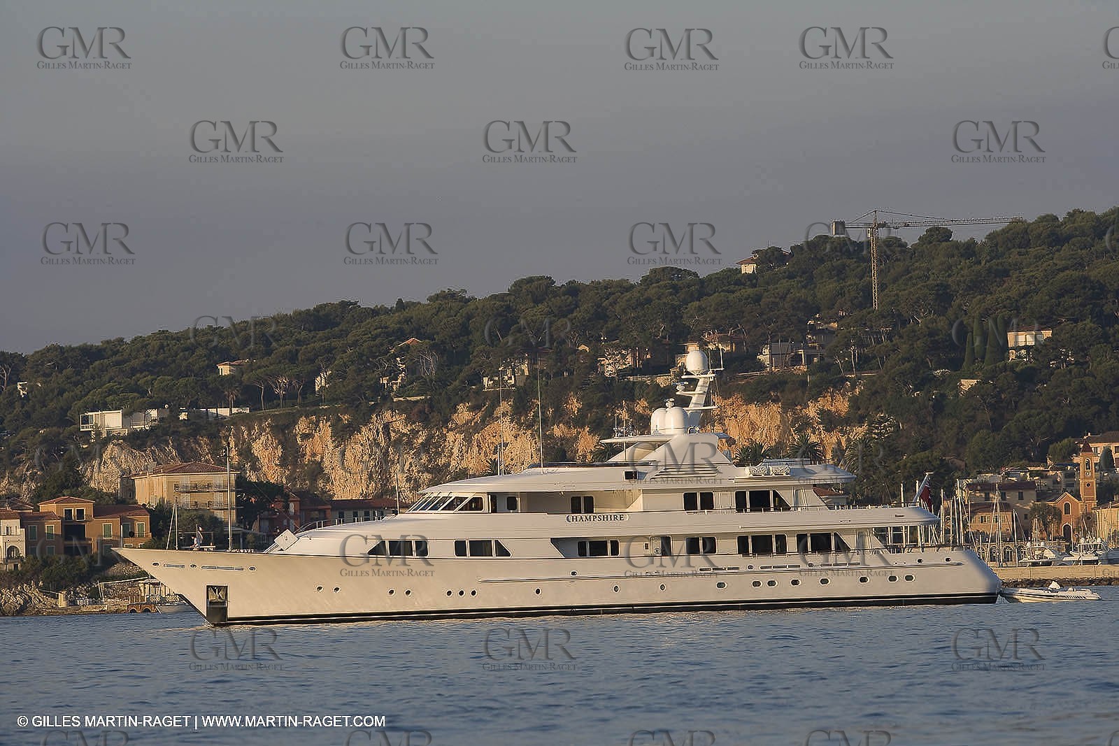 28 07 2007 - St Jean Cap Ferrat - SuperYachts - Motor Yachts - Hampshire