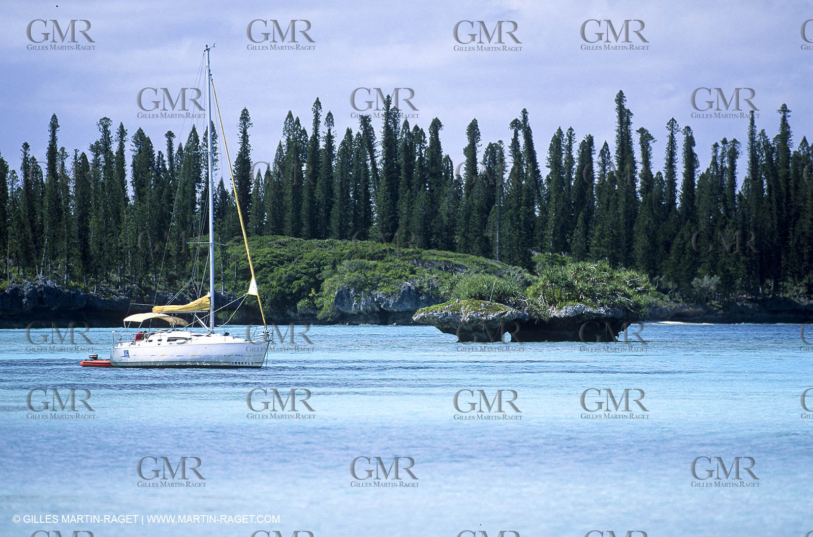 Destinations - South Pacific Ocean - New Caledonia - Pines Island