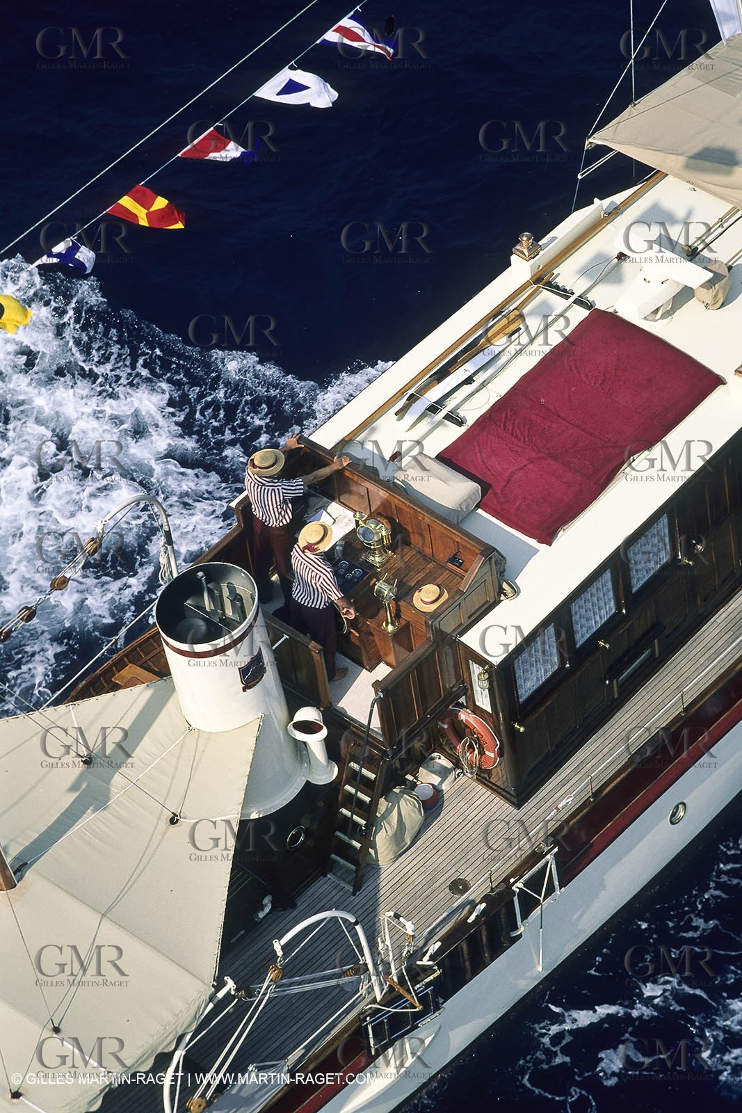 MOTORYACHT Bois174.jpg