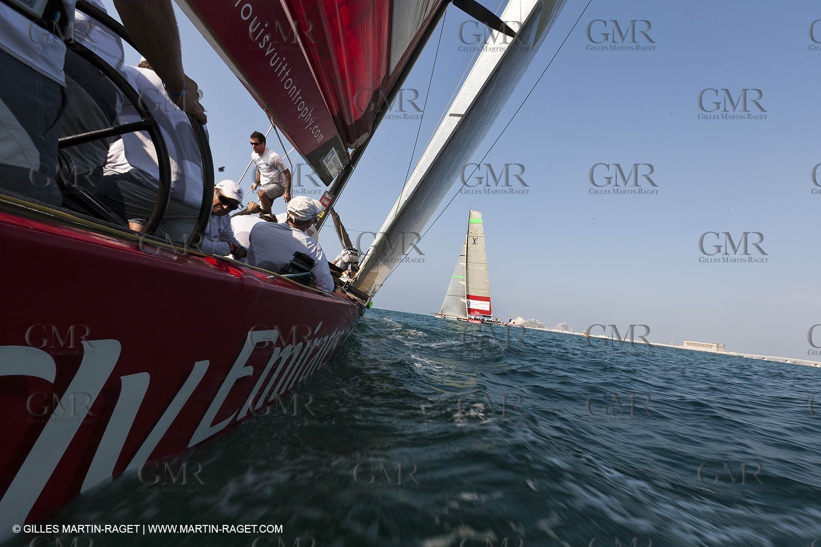 14 11 2010 - Dubai (UAE) - Dubai Louis Vuitton Trophy -  BMW ORACLE Racing - Training - Onboard Vs All 4 one