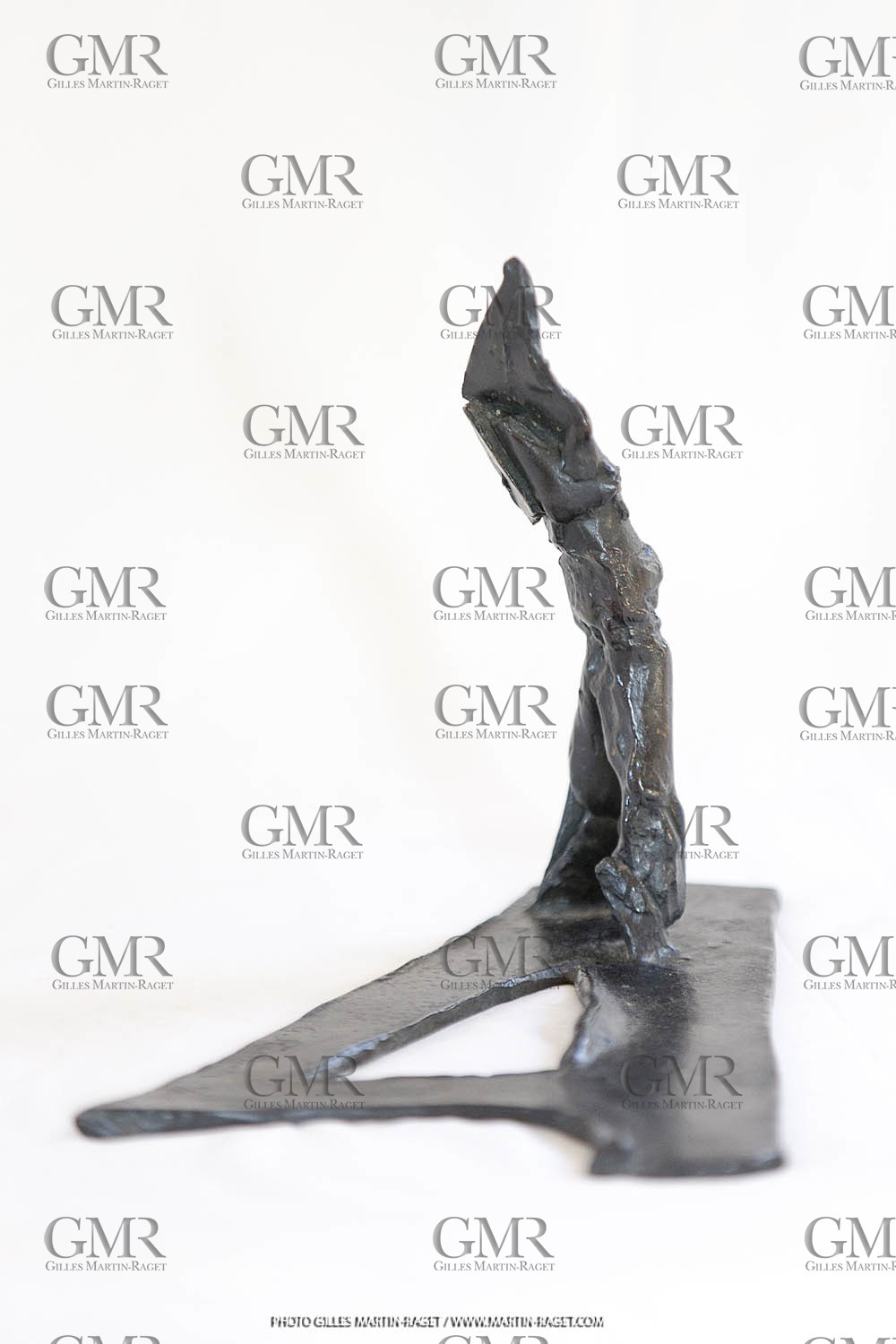 06 03 2016, Marseille (Fra,13), Oeuvre de Germaine Richier, Guerrier n° 7 1955, Bronze patiné foncé, Numéroté 4 8, Fondeur : L. Thinot, Paris, 17,5 x 25 x 17 cm, Collection particulière